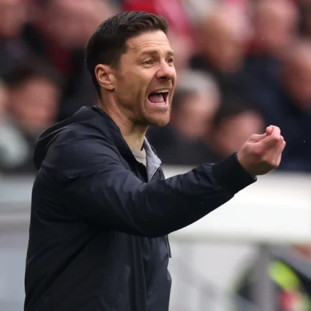 Bayer Leverkusen chief ‘trusts’ Xabi Alonso to snub Liverpool & Bayern Munich interest