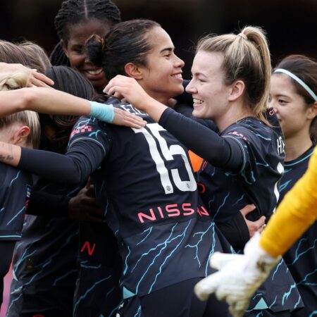 Manchester City and Chelsea Deadlocked at Top of Women’s Super League; Victories for Liverpool and Manchester United